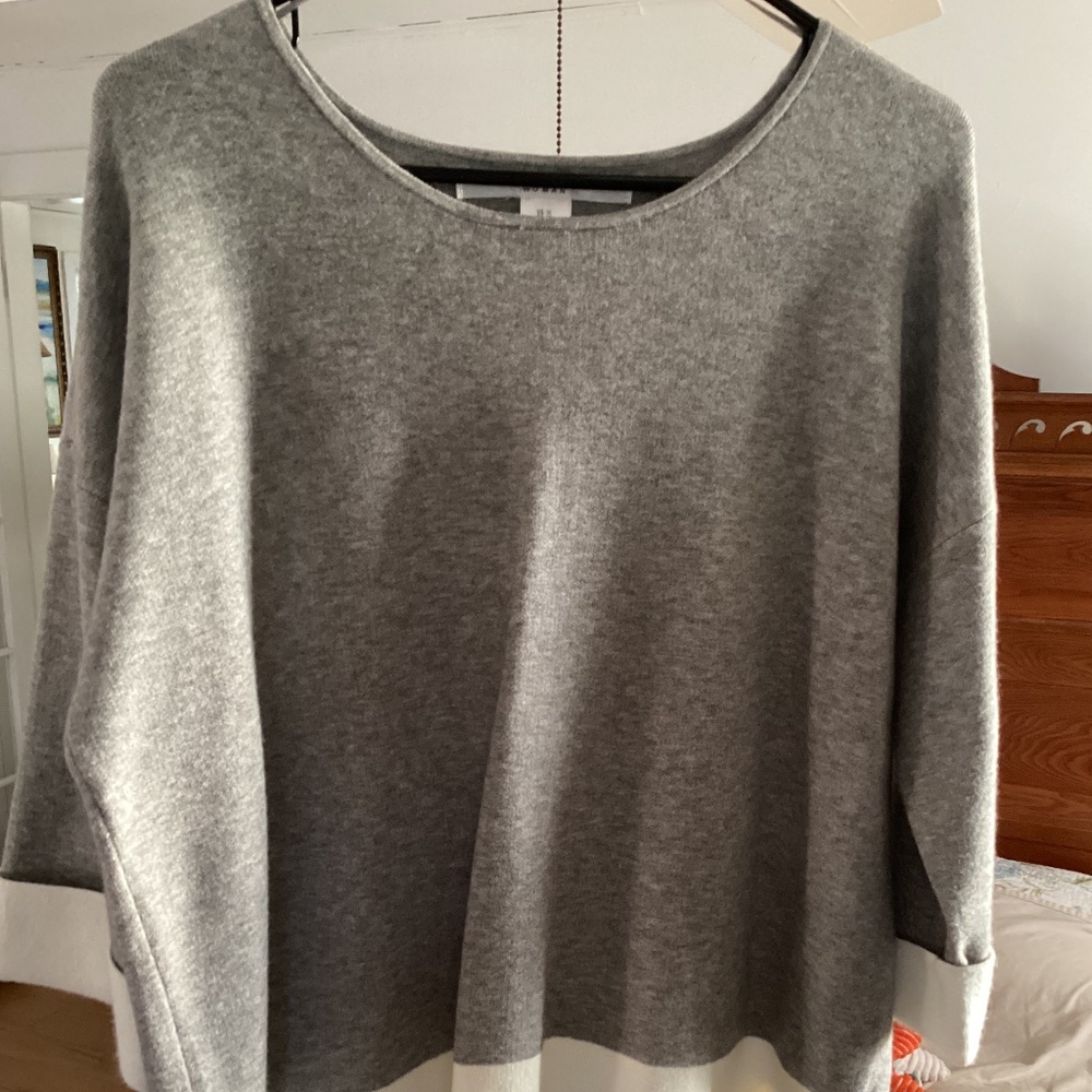 Max Studio Woman gray and cream sweater, size 1X, NWT